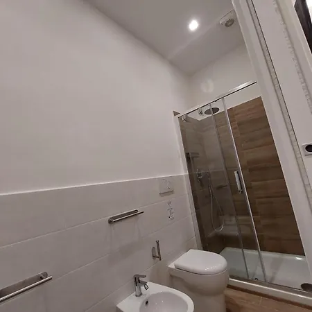 Leonardo Guest house